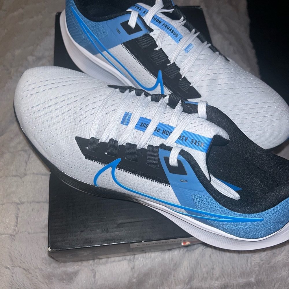 Nike Air Zoom Pegasus 38 - White and Blue Sneakers